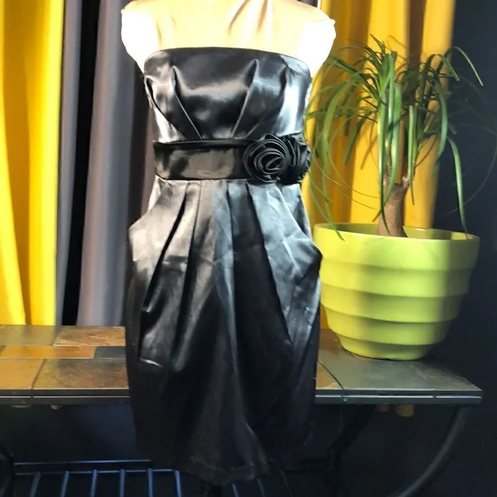 Speechless Satin Strapless mini dress size 5 with pockets in steel gray